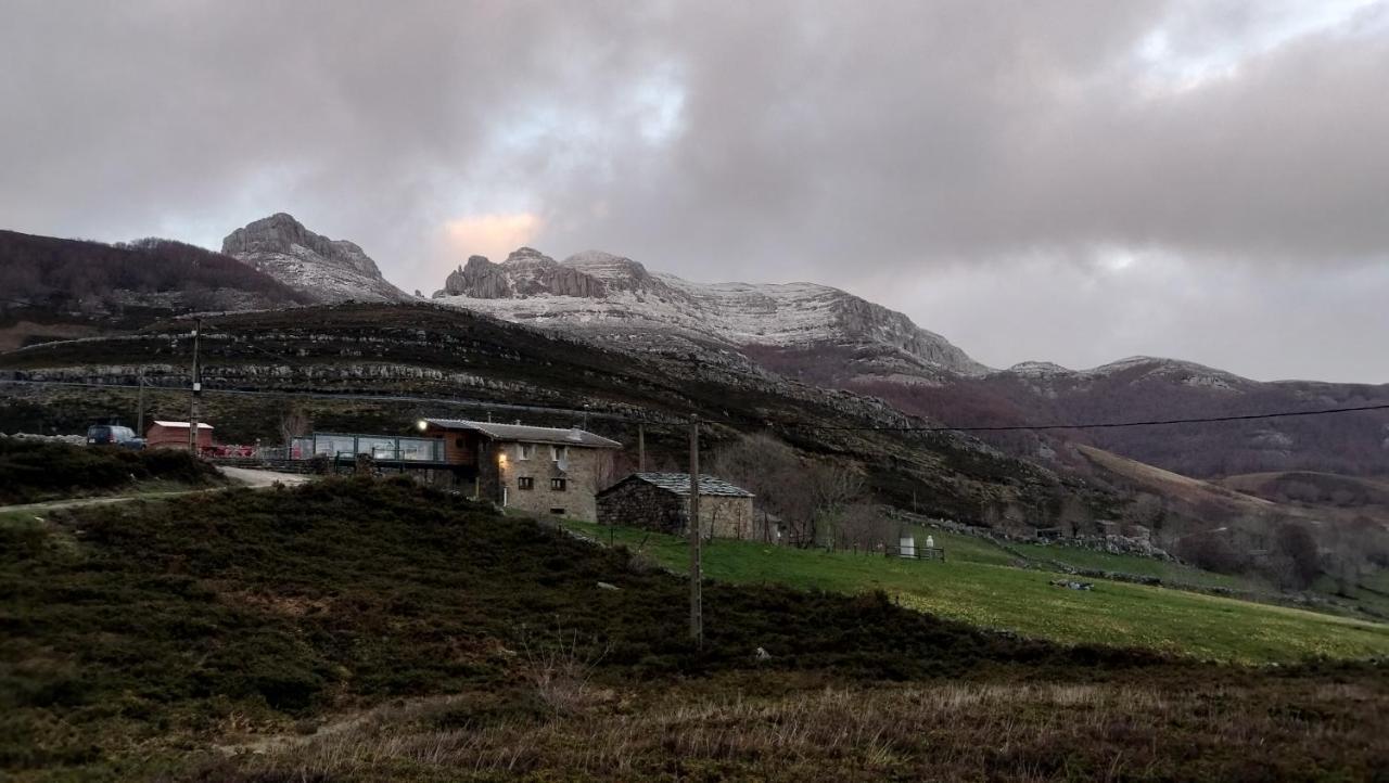 Refugio Castro Valnera Vandrarhem Espinosa de los Monteros Exteriör bild