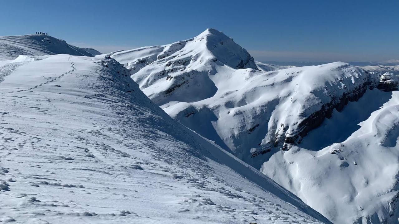 Refugio Castro Valnera Vandrarhem Espinosa de los Monteros Exteriör bild